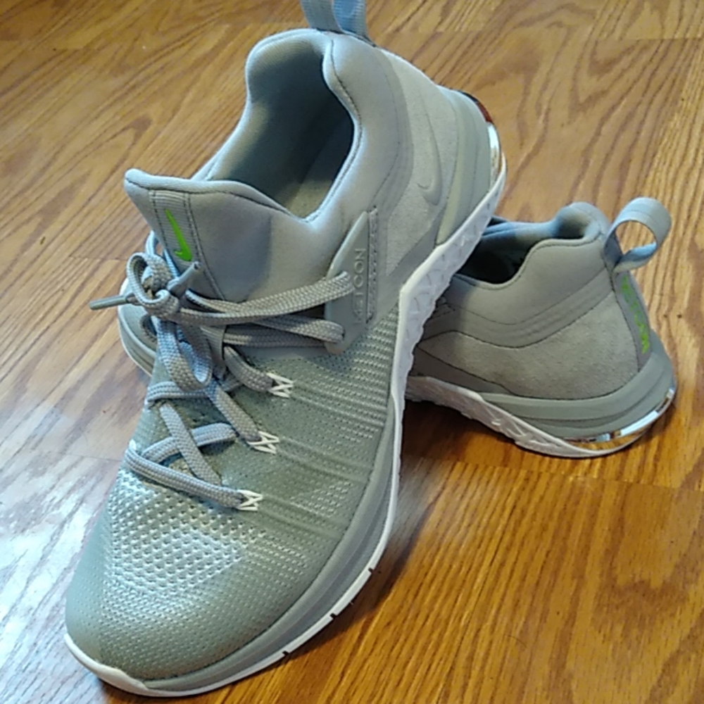Nike metcon running shoes